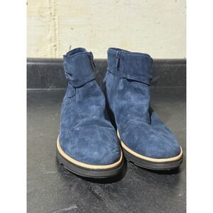 Clarks Womens 7.5M Navy Blue Suede Ankle Boots Side Zip Low Wedge Heel Round Toe